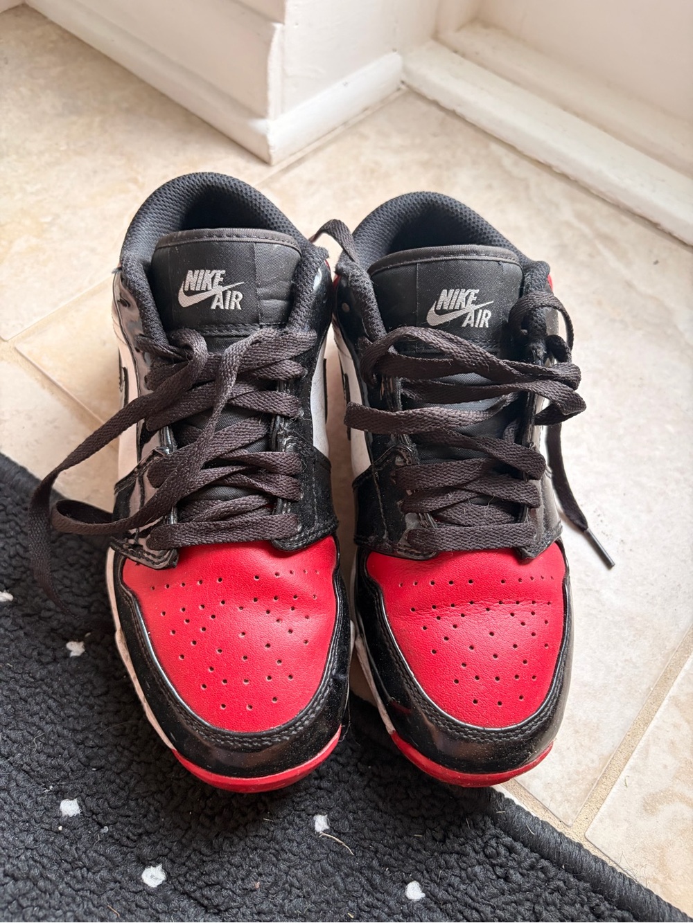 Jordan Kids Red and Black Low-Top Cleats